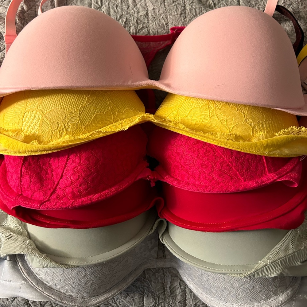 Has to go!  Women’s Victoria’s Secret 36D lot of bras;dark pink front close